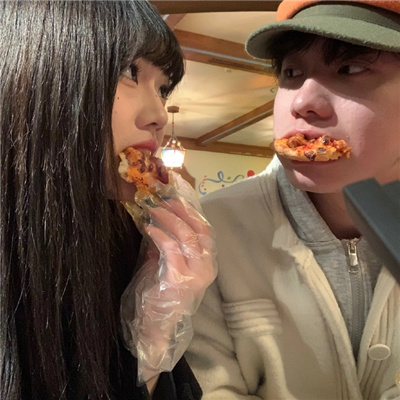 情侣头像无限心动宠溺 又甜又撩人爱意情头