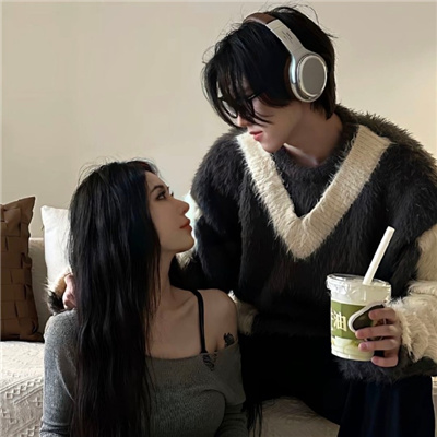 情侣头像真人一人一半  情侣头像一人一半恩爱