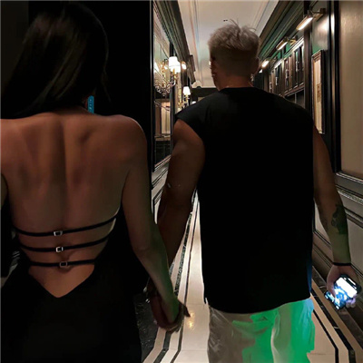 情侣头像真人一人一半  情侣头像一人一半恩爱