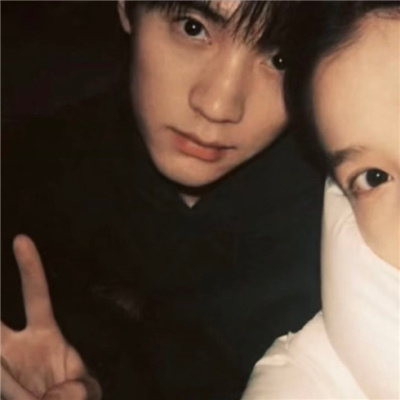 情侣头像真人一人一半  情侣头像一人一半恩爱