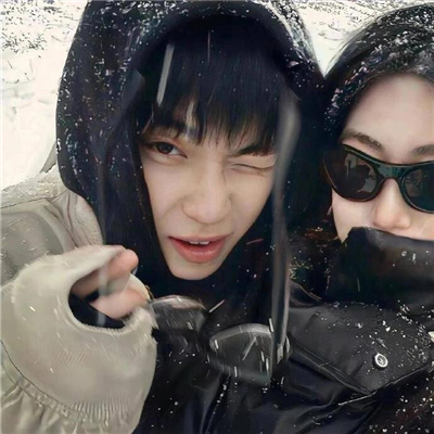 情侣头像一左一右配对 高质量情侣头像单人一男一女