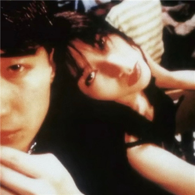 qq情侣一左一右头像💖qq情侣头像情头一男一女