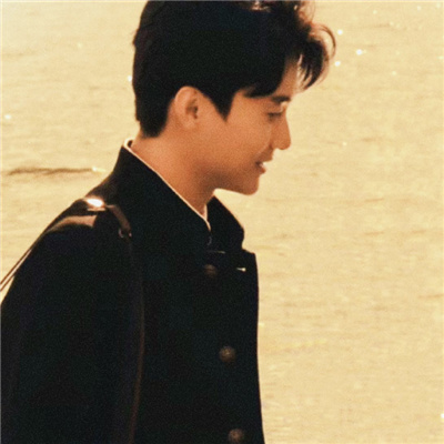 qq情侣一左一右头像💖qq情侣头像情头一男一女