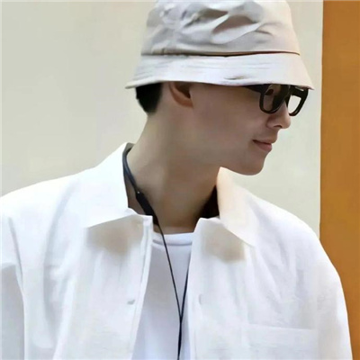 微信情侣头像一男一女👫微信情侣头像图片一对两张分开的