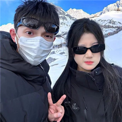 情侣头像真人一人一半💕情头不明显一人一半真人