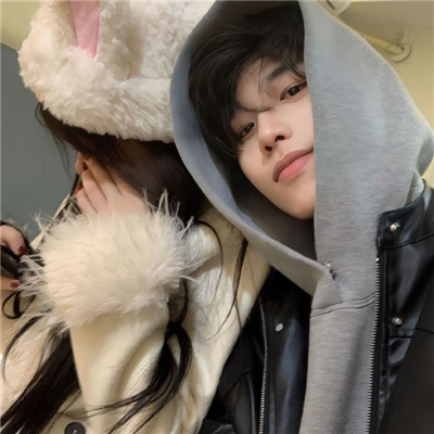 情侣头像真人一人一半💕情头不明显一人一半真人