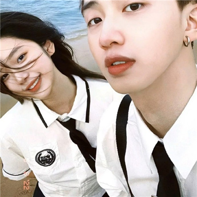 好看的情侣头像真人一人一半配对 单人使用也高级的二分式情头推荐