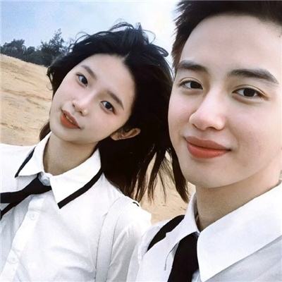 好看的情侣头像真人一人一半配对 单人使用也高级的二分式情头推荐