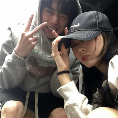 又撩又欲的禁欲系情侣头像 超撩人禁欲真人情侣头像