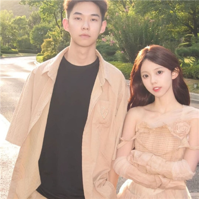 搞怪系列的情侣头像一对😜搞怪情侣头像一左一右