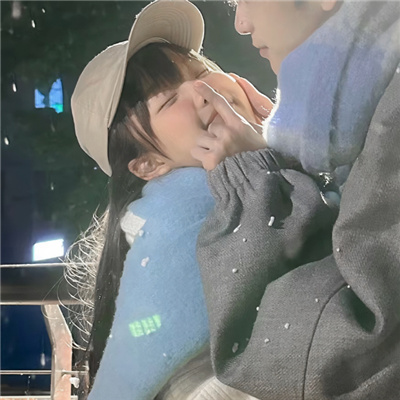 情头超甜超宠溺那种一人一半真人💘情侣头像真人超甜宠溺