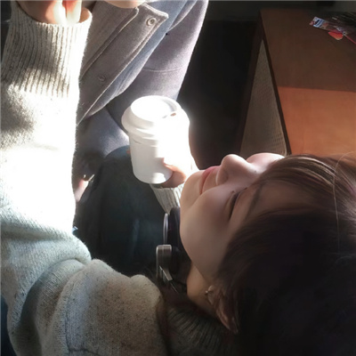 情头超甜超宠溺那种一人一半真人💘情侣头像真人超甜宠溺