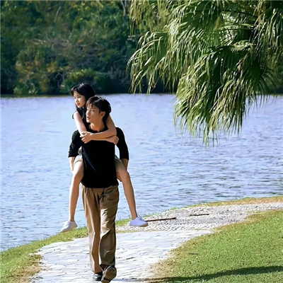 微信超甜的情头一人一半 情侣头像超甜一左一右