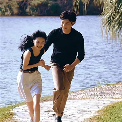 亲密互动情侣头像💑真人情头超甜超宠溺那种高清