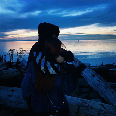 情侣头像图片2025最火爆🚀2025独一无二情侣头像图片一人一半