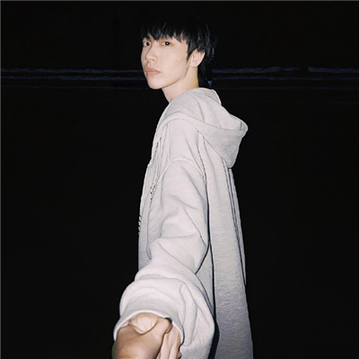 情侣头像图片2025最火爆🚀2025独一无二情侣头像图片一人一半