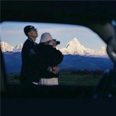 双人情侣头像ins高级质感 一男一女情侣头像一左一右