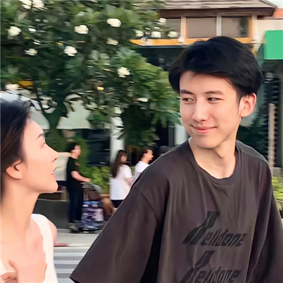 小众却惊艳的情侣头像🔮有哪些惊艳到珍藏的情头