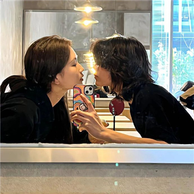 又甜又撩人的侧脸头像💘好看情侣头像唯美侧脸