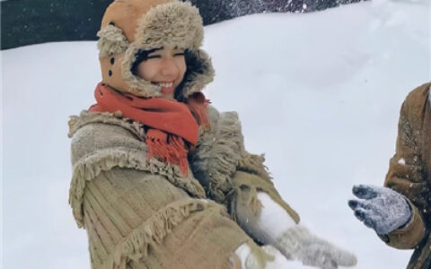 情侣头像冬季背景双人⛄精选冬甜阳光开朗的活泼情头