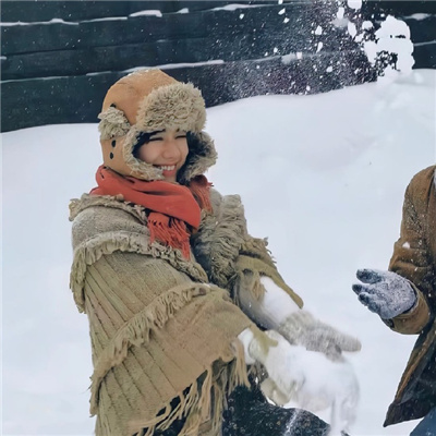 情侣头像冬季背景双人⛄精选冬甜阳光开朗的活泼情头