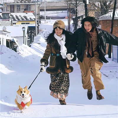 情侣头像冬季背景双人⛄精选冬甜阳光开朗的活泼情头