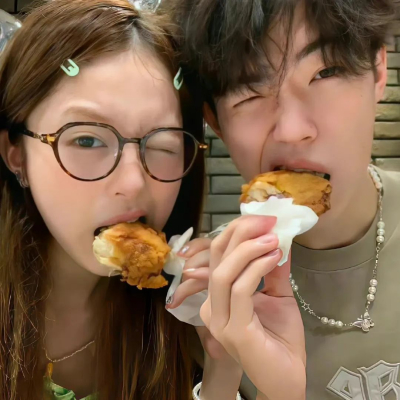微信情侣头像一男一女💖精选甜到爆的高清真人情头