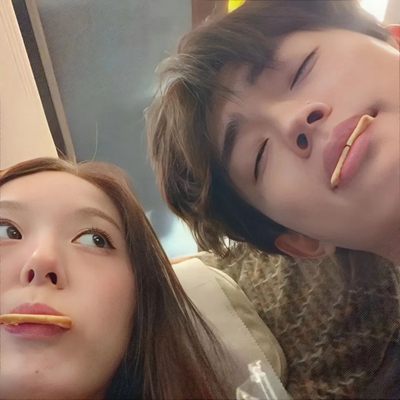 调皮的情侣头像图片真人😜精选沙雕可爱的活力情头