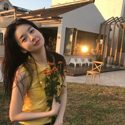 让人一眼心动的女生头像🌟精选多组瞬间击中心脏的视觉作品
