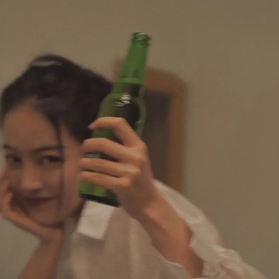 让人一眼心动的女生头像🌟精选多组瞬间击中心脏的视觉作品