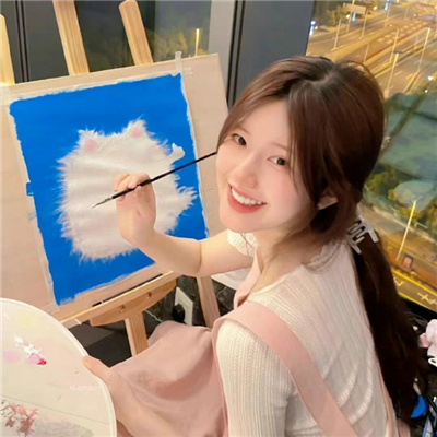现在最流行的女生头像是什么样的🌟2025年最流行的女生头像