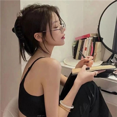 让人眼前一亮的女生头像 第一眼就吸引人的头像女