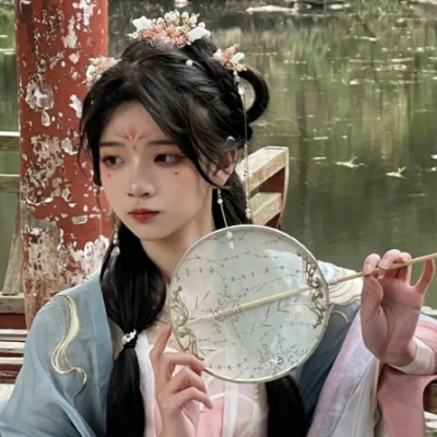 古风头像女生冷艳霸气🌙精选冷艳妩媚的真人女头