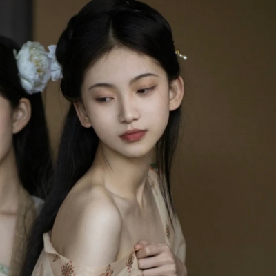 古风头像女生冷艳霸气🌙精选冷艳妩媚的真人女头