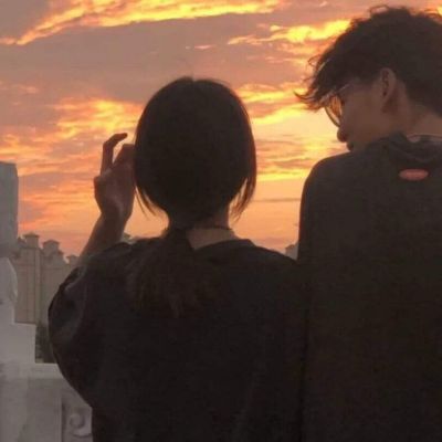 情侣头像一左一右背影🌇精选意境背影情头