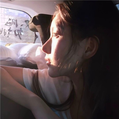 女生头像慵懒偏冷淡风🕊️精选朦胧气质女头合集