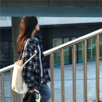 女生头像慵懒偏冷淡风🕊️精选朦胧气质女头合集