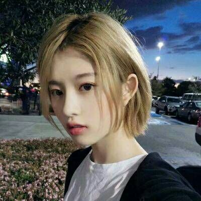 又A又甜玩LOL的女生超美头像🎀用颜值重新定义女召唤师