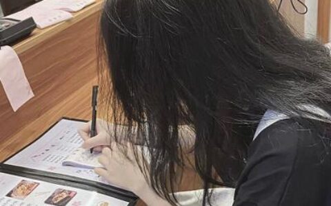 2025不露脸女生头像🌗矛盾美学极端与浪漫女生头像