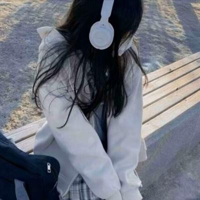 2025不露脸女生头像🌗矛盾美学极端与浪漫女生头像