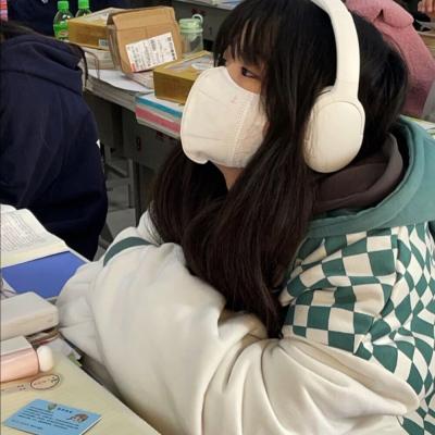 2025不露脸女生头像🌗矛盾美学极端与浪漫女生头像