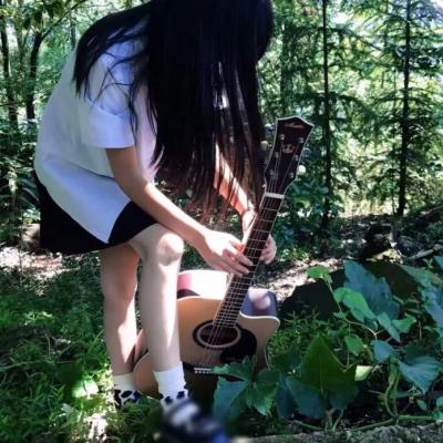 2025不露脸女生头像🌗矛盾美学极端与浪漫女生头像