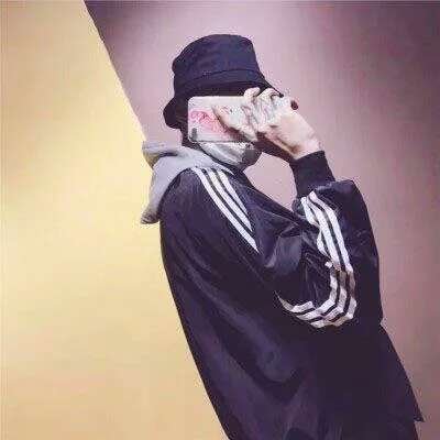 最新酷拽情侣背影头像一对两张👥强者相惜一人一张的王者默契