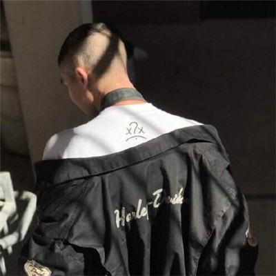 霸气伤感男生帅气背影头像🌌在潮流中藏起所有眼泪