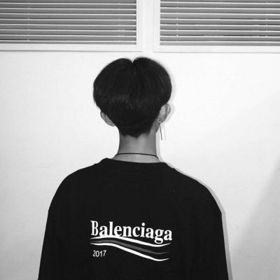 男生低调成熟微信头像👔用背影诉说强者哲学的绅士