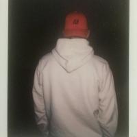 QQ男生戴帽子超拽背影头像🧢帽檐之下用阴影宣告生人勿近