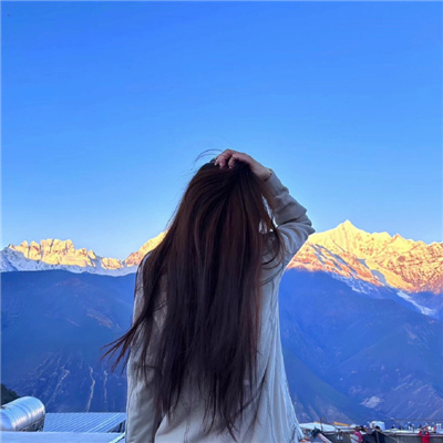 2025干净气质背影女头🧠看起来很好骗其实很难追