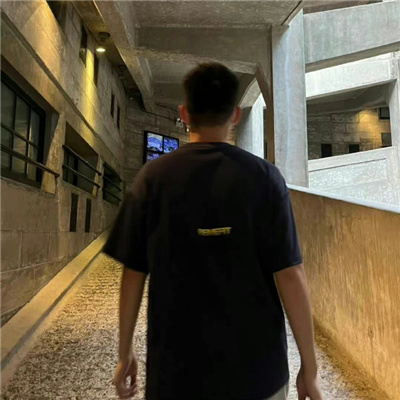 氛围感十足背影男头🔥每张都像电影男主角的登场瞬间