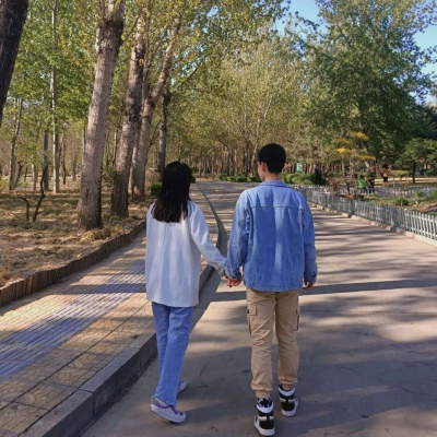520情侣低调恩爱背影头像💌00后专属｜青春不撞款恋爱方程式
