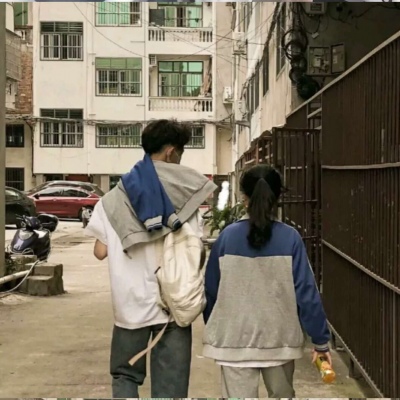 520情侣低调恩爱背影头像💌00后专属｜青春不撞款恋爱方程式